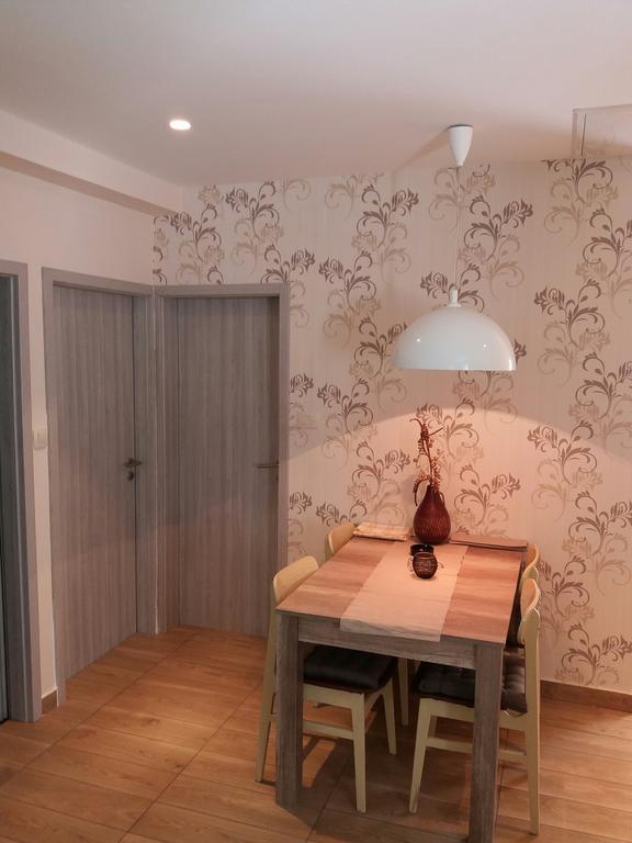 Apartment Maria Banjol Bagian luar foto